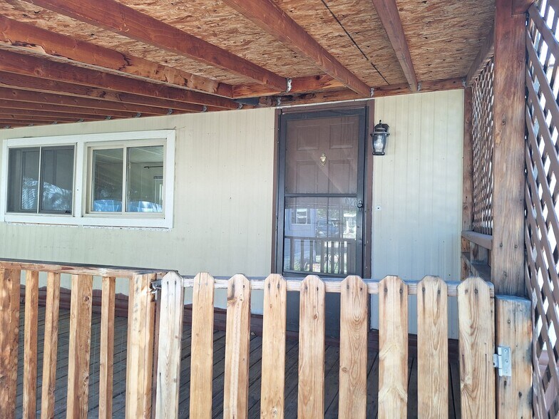 Building Photo - 3030 Wood Ave