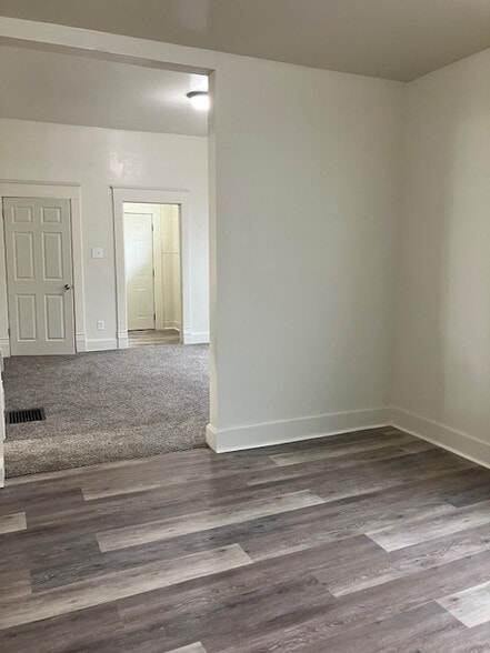 Building Photo - 319 W Nebraska Ave