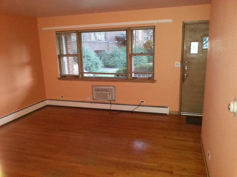 Building Photo - 9437 Burlington Ave