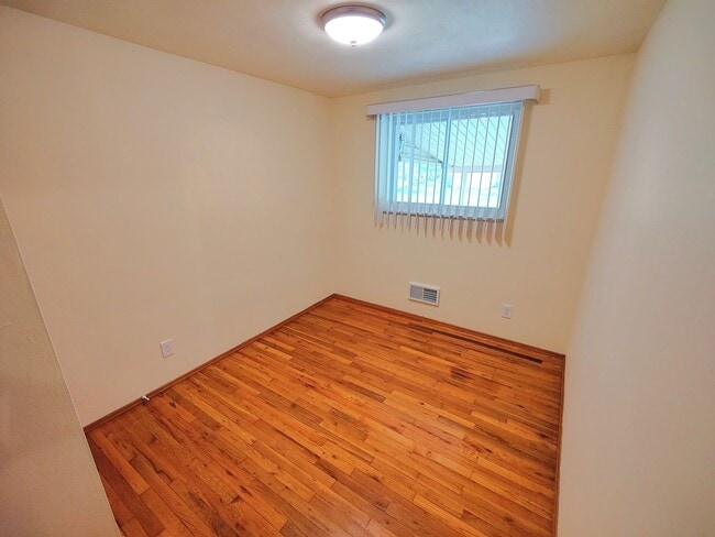 Building Photo - *Beautifully Updated 3BD/2BA Single Family Home Available in Whitehall*