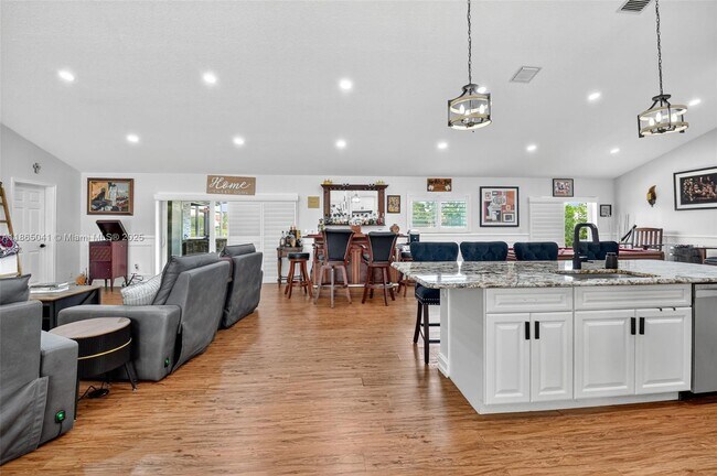 Building Photo - 9505 Majestic Way