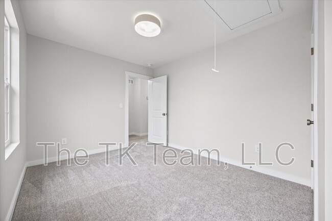 Building Photo - 1914 White St