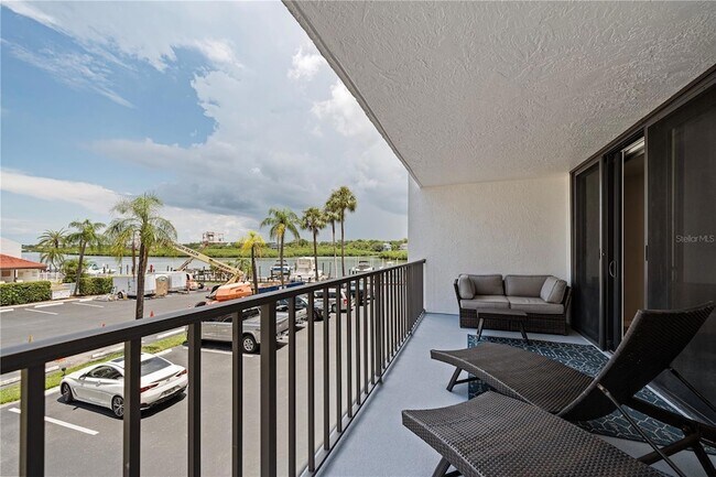 Building Photo - 19111 Vista Bay Dr