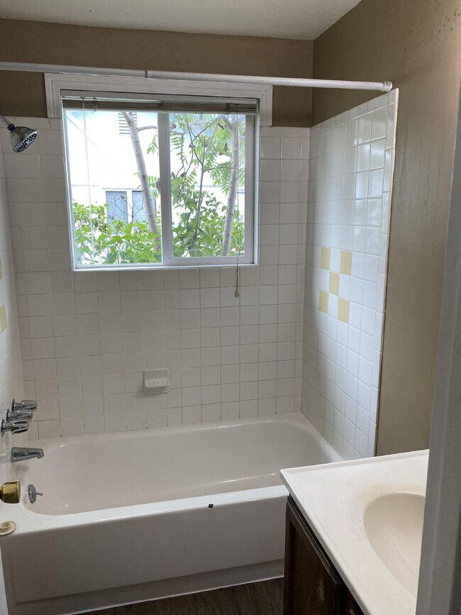 Building Photo - 4547 Beachcomber Ct