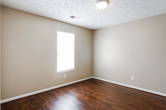 Building Photo - 2332 2nd Ave S