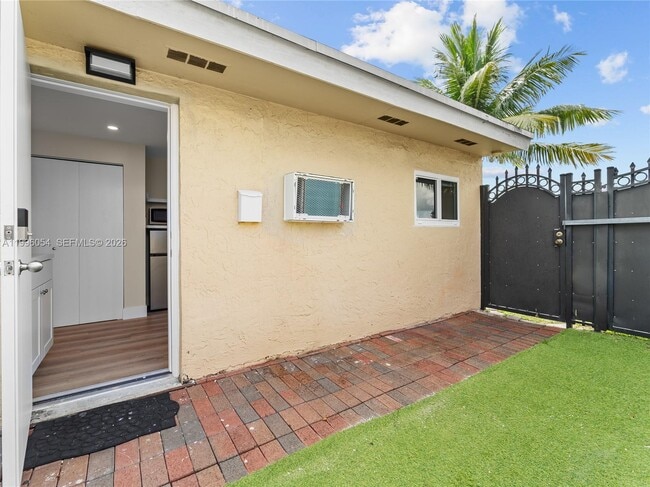 Building Photo - 7401 SW 38th St