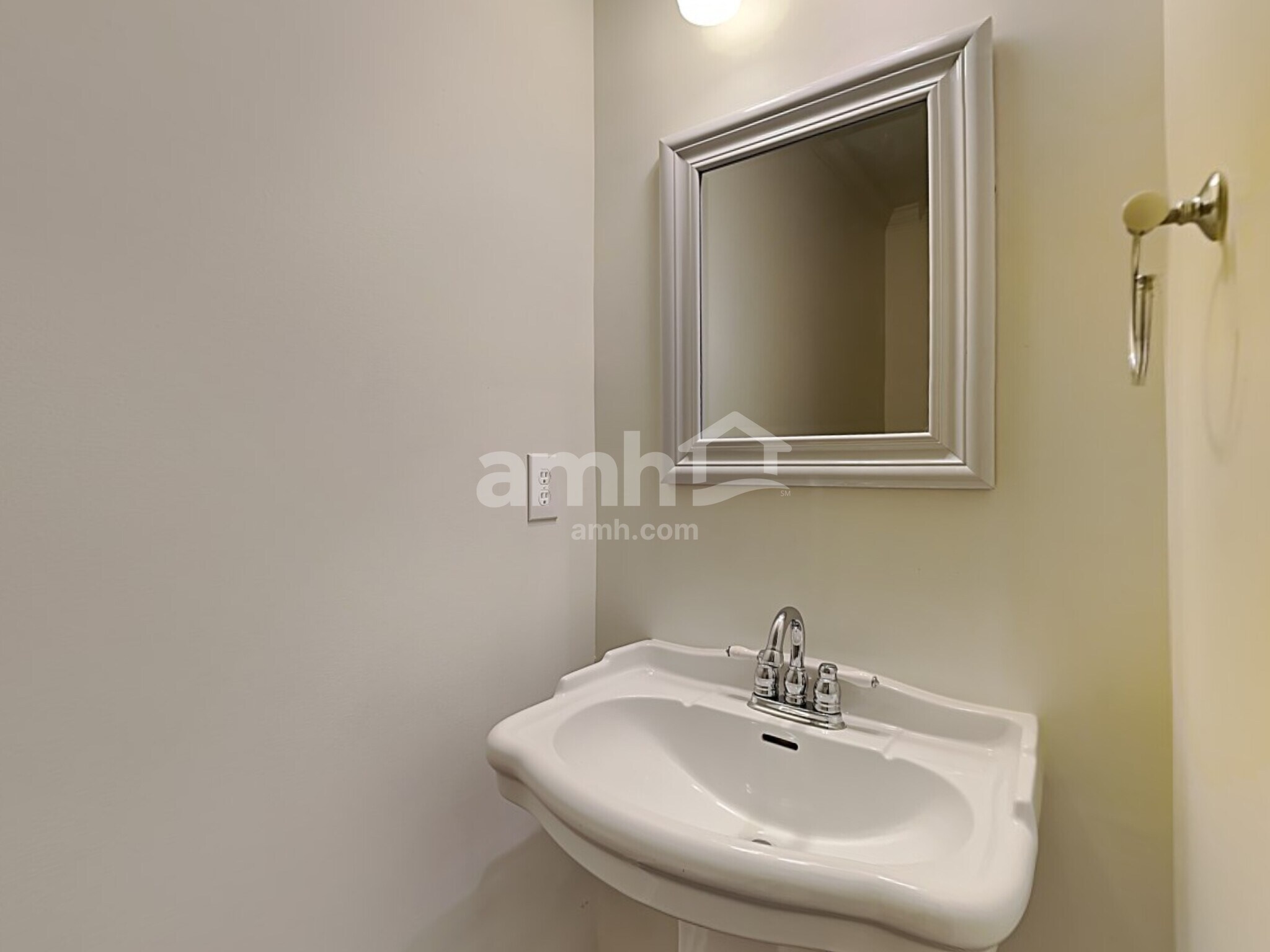 Building Photo - 4477 Westhill Pl