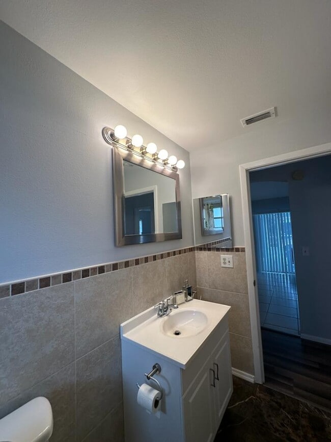 Building Photo - 1145 John Ridge Ct