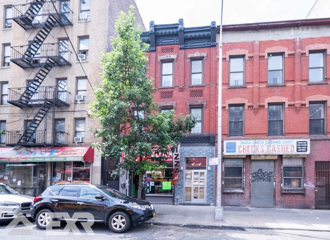 Building Photo - 647 Courtlandt Ave