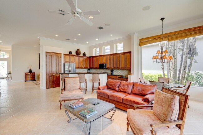 Building Photo - 119 Esperanza Way