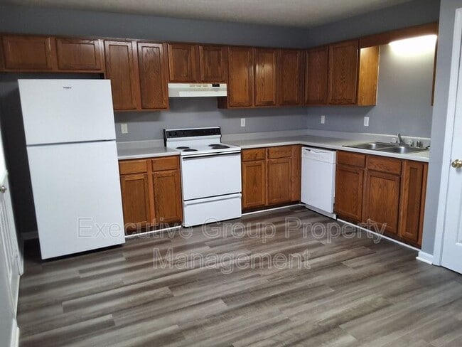 Building Photo - 1113 Crowne Pointe Dr