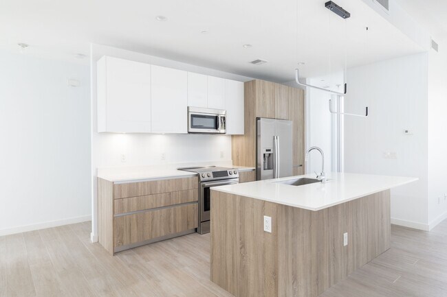 Building Photo - 545 SW 11th St