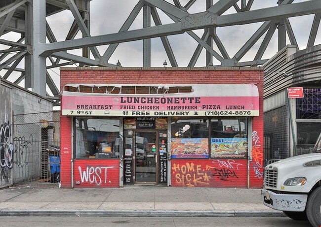 Building Photo - 7 9th St