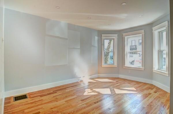 Building Photo - 326 Chelsea St