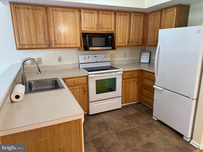 Building Photo - 40 Fawn Ct
