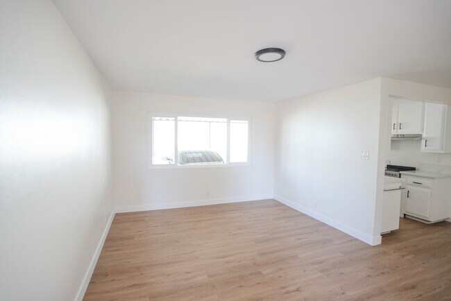 Building Photo - 825 W 167th St