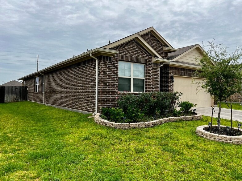 Building Photo - 5443 Redwood Summit Ln