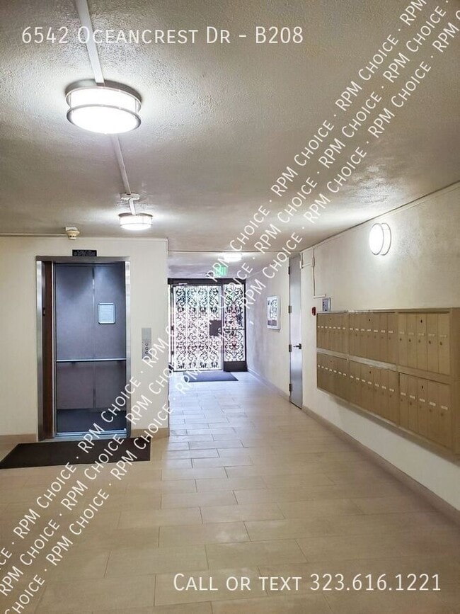 Building Photo - 6542 Ocean Crest Dr