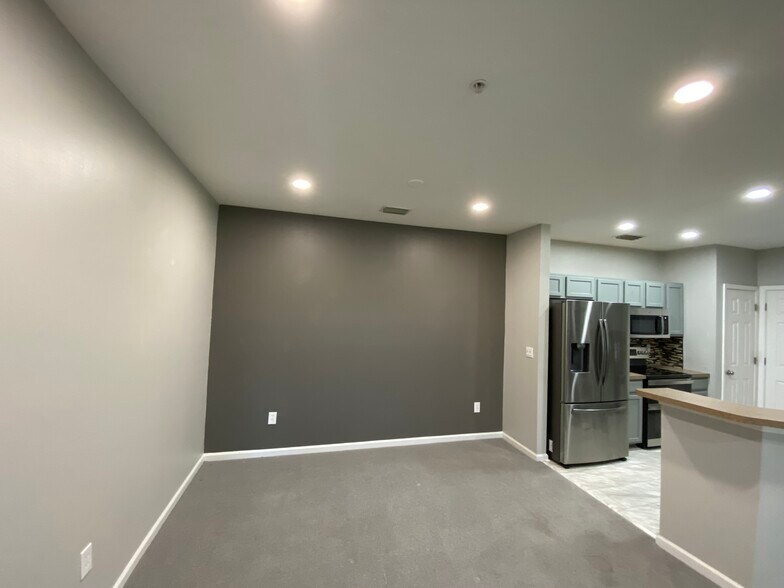 Dining Area2 - 785 Oakleaf Plantation Pky