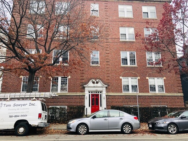 Building Photo - 205 Mt Auburn St