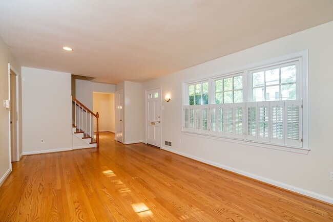Building Photo - MUST SEE! Cozy Corner Cape in Chevy Chase is Move-in Ready!