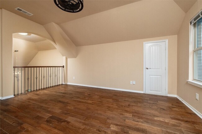 Building Photo - 1009 Cheyenne Dr