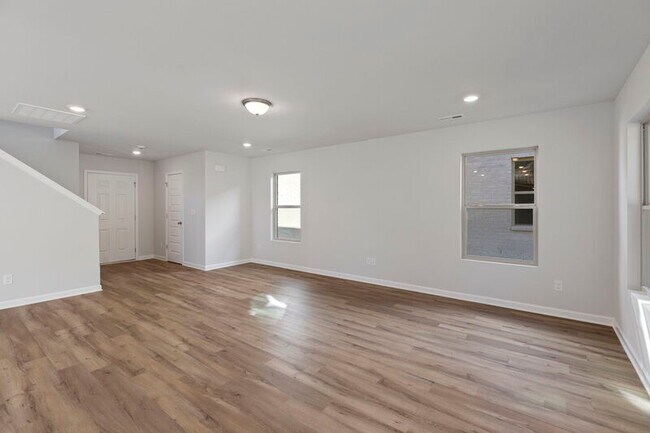 Building Photo - 14616 Ravenel Dr