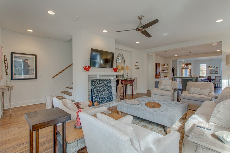 Building Photo - 3505A Wrenwood Dr