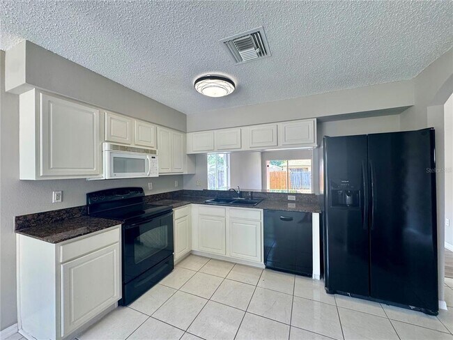 Building Photo - 4301 Country Hills Blvd