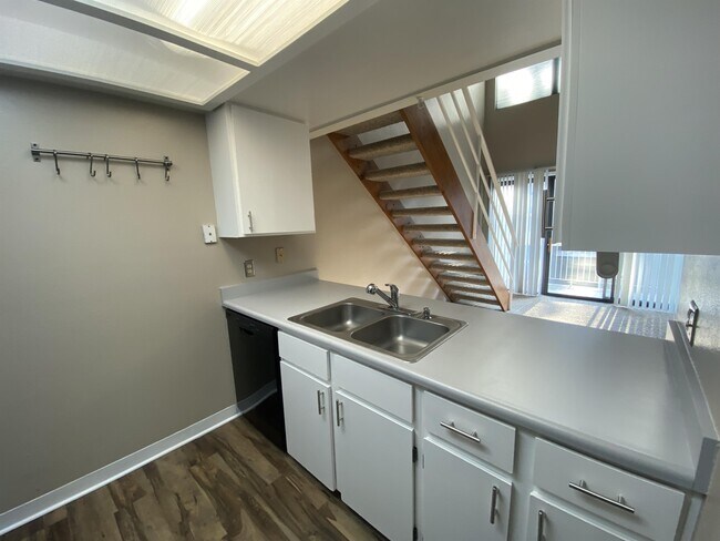 Building Photo - 4866 S Dudley St