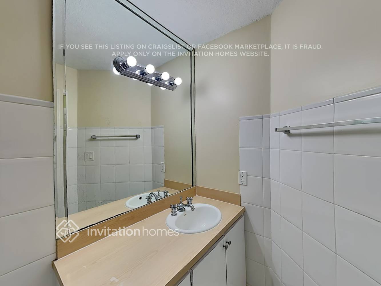 Building Photo - 14915 SW 139th Pl