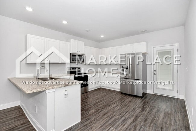 Building Photo - 417 Edgebrook Dr