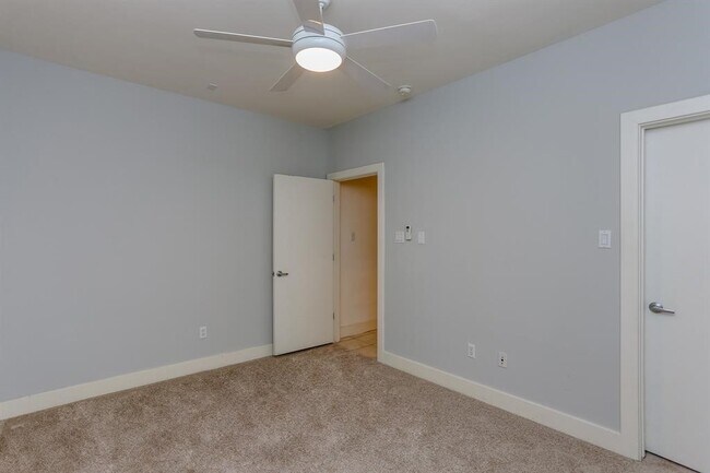 Building Photo - 4406 Koehler St