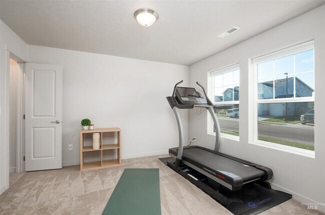 Building Photo - Spacious Modern Home w/Open Floor-Plan