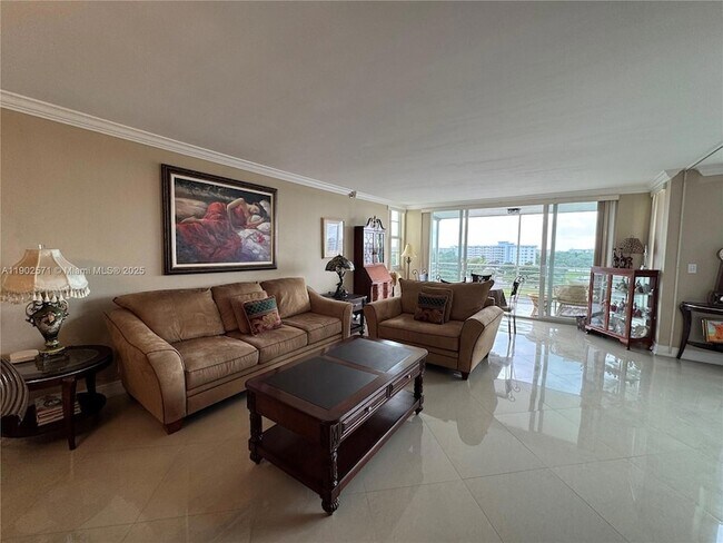 Building Photo - 3095 N Course Dr