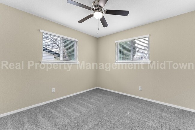 Building Photo - 2801 Plaza St