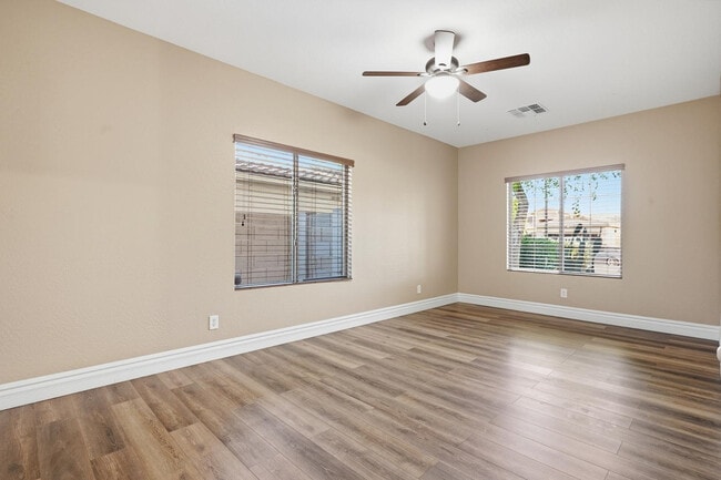 Building Photo - 16809 W Magnolia St