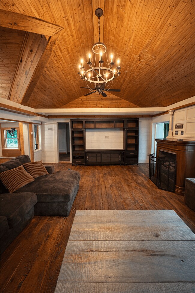 Building Photo - 4935 N Parma Rd