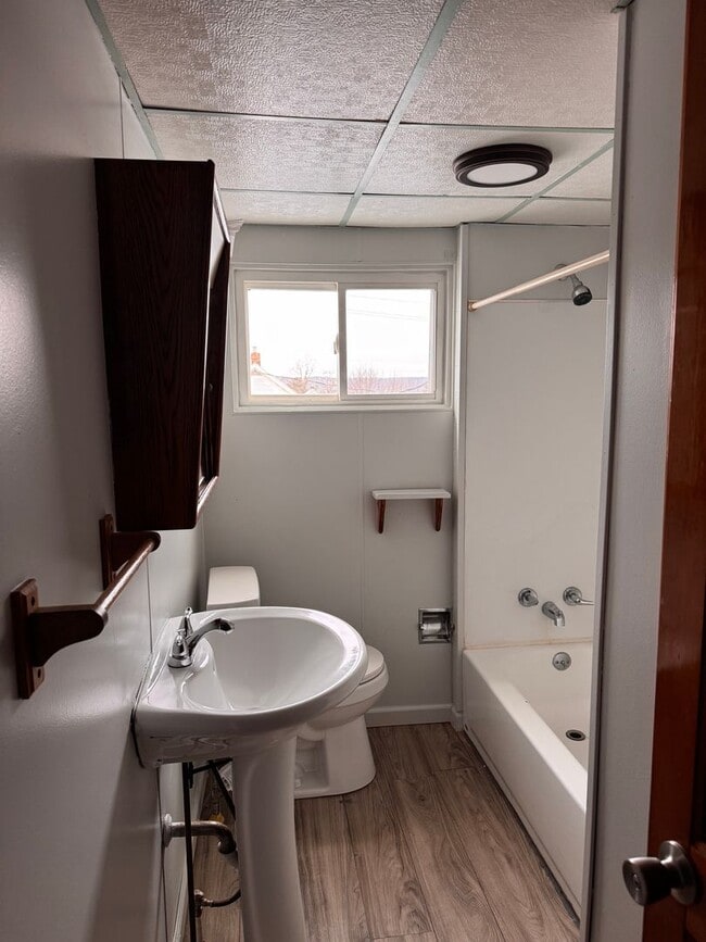 Building Photo - 519 Emerson Ave