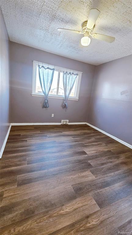 Building Photo - 1495 Jeffrey Ln