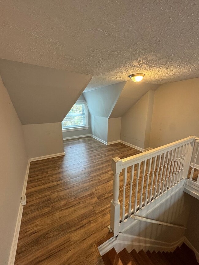 Building Photo - Charming 2 Bedroom 2 Bathroom House in Lawrenceville!