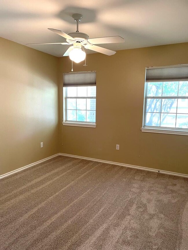 Building Photo - 208 Coronado Cir