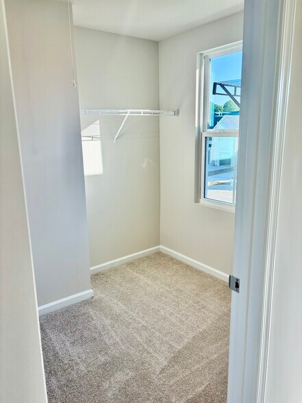 Building Photo - 6650 Gibraltar Rock Dr
