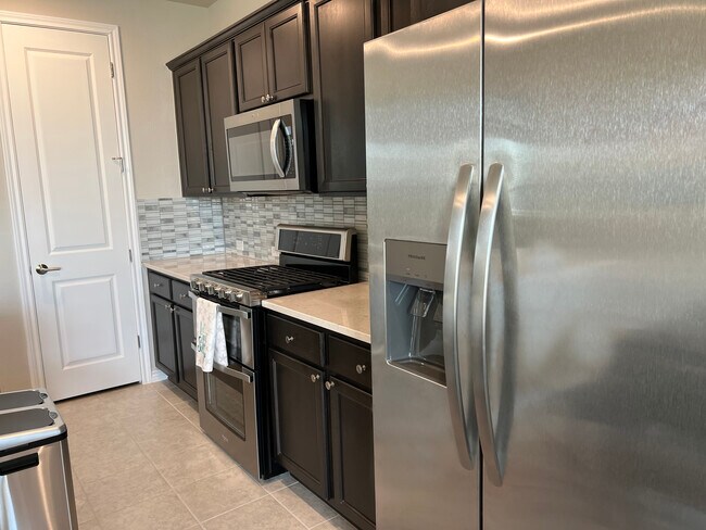 Building Photo - 131 Ace Ln