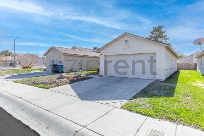 Building Photo - 2005 Rose Coral Ave