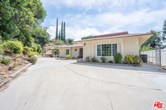 Building Photo - 17440 Fraser Pl