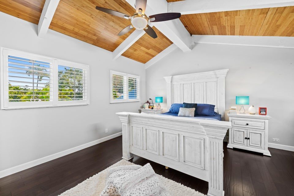 Building Photo - 219 NE 17th Ave