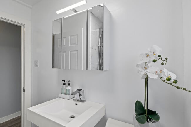 Building Photo - 3614 Linneman St