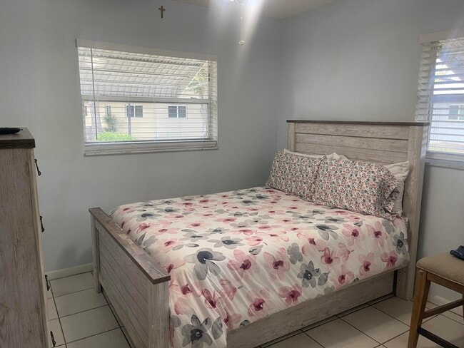 Building Photo - 3123 SW Natura Ave