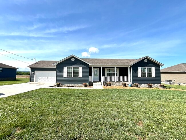 Building Photo - 605 Strawberry Dr